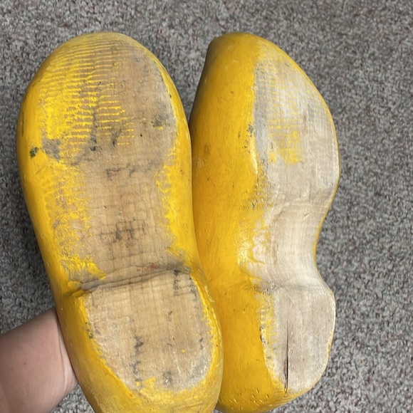 Traditional wood clogs - Picture 6 of 8